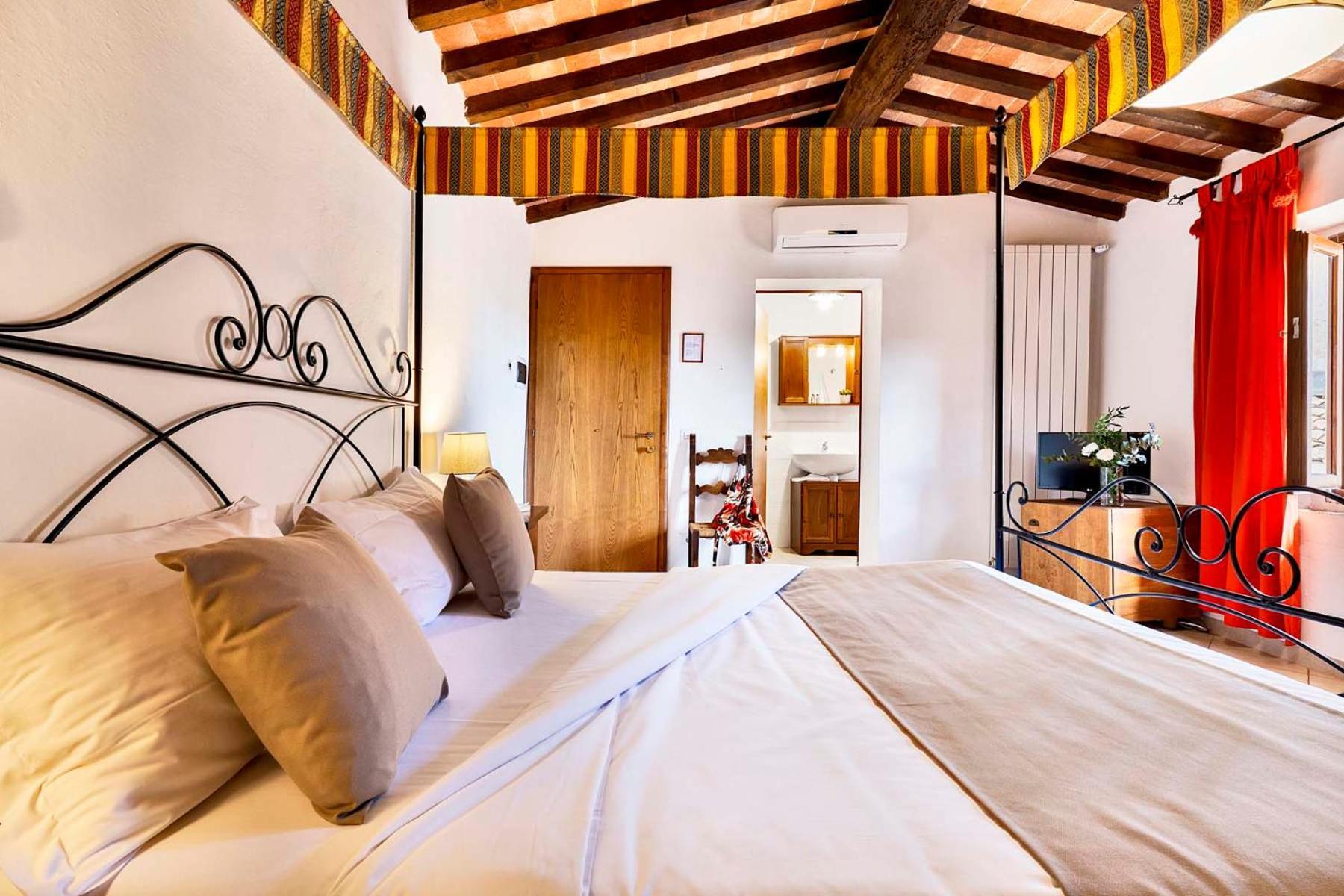 Agriturismo Tenuta Di Mensanello Колле-ді-Валь-д'Ельса Номер фото