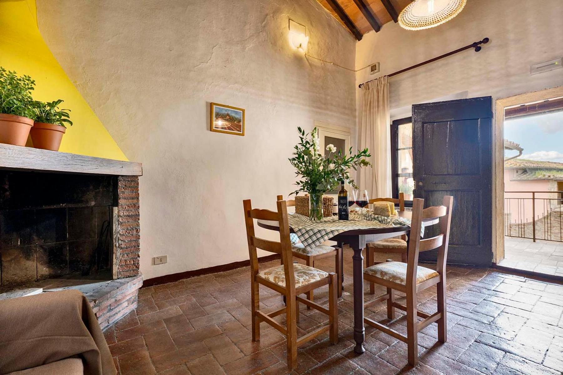 Agriturismo Tenuta Di Mensanello Колле-ді-Валь-д'Ельса Номер фото