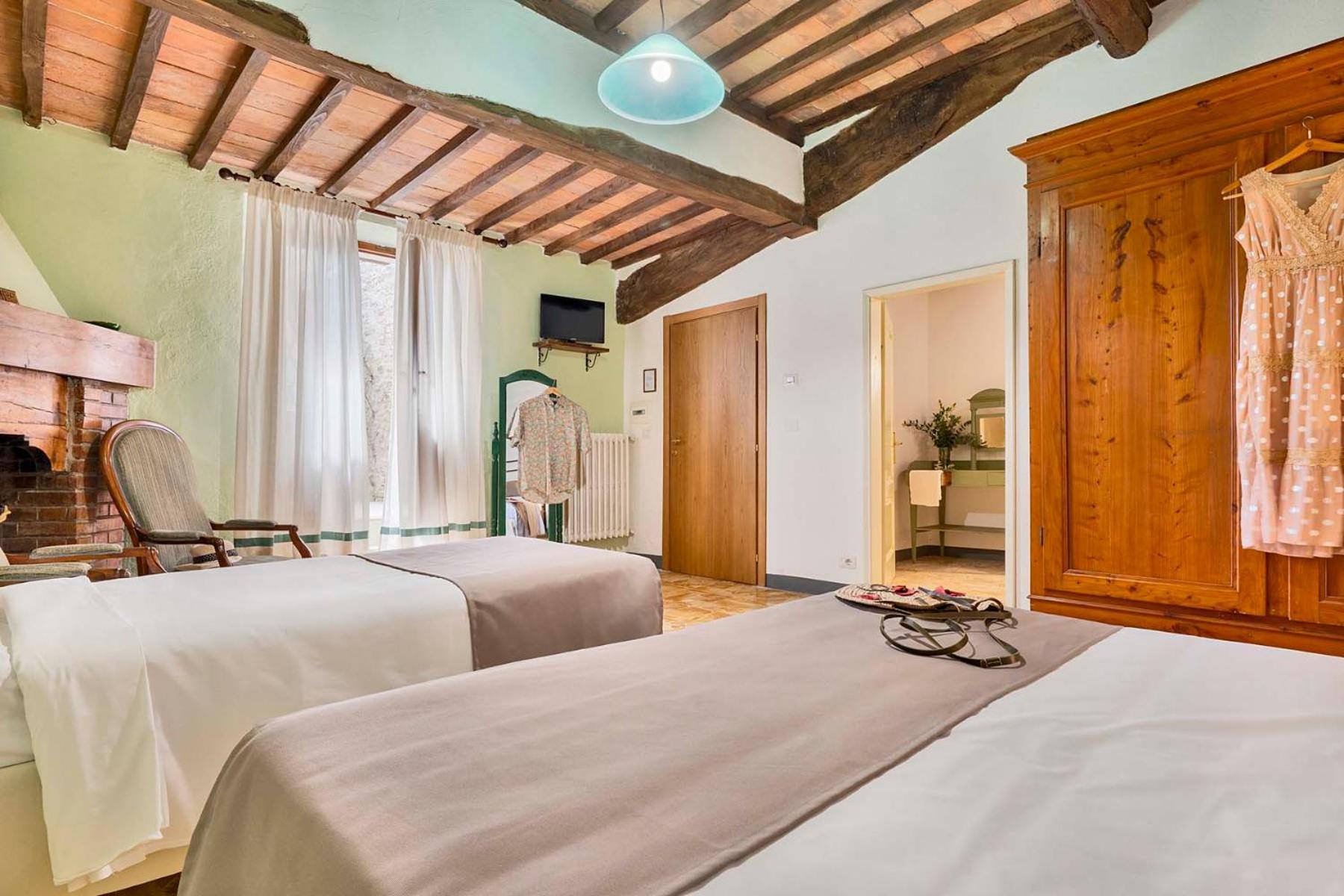 Agriturismo Tenuta Di Mensanello Колле-ді-Валь-д'Ельса Номер фото